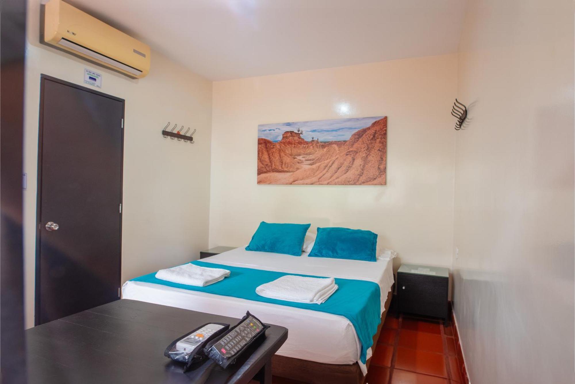 Hotel Villa Paraiso Villavieja Eksteriør billede